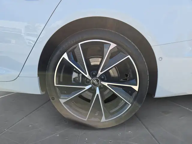 Audi A6 view 15