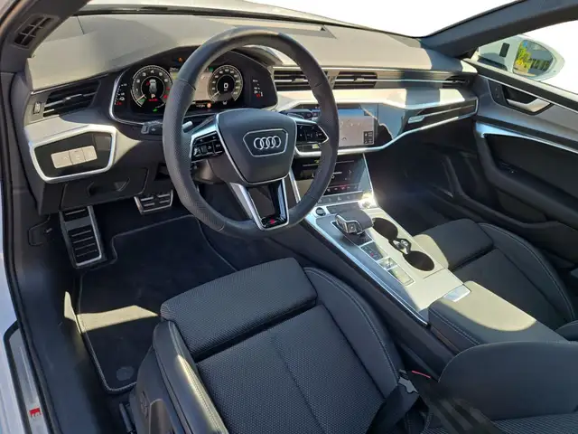 Audi A6 view 4