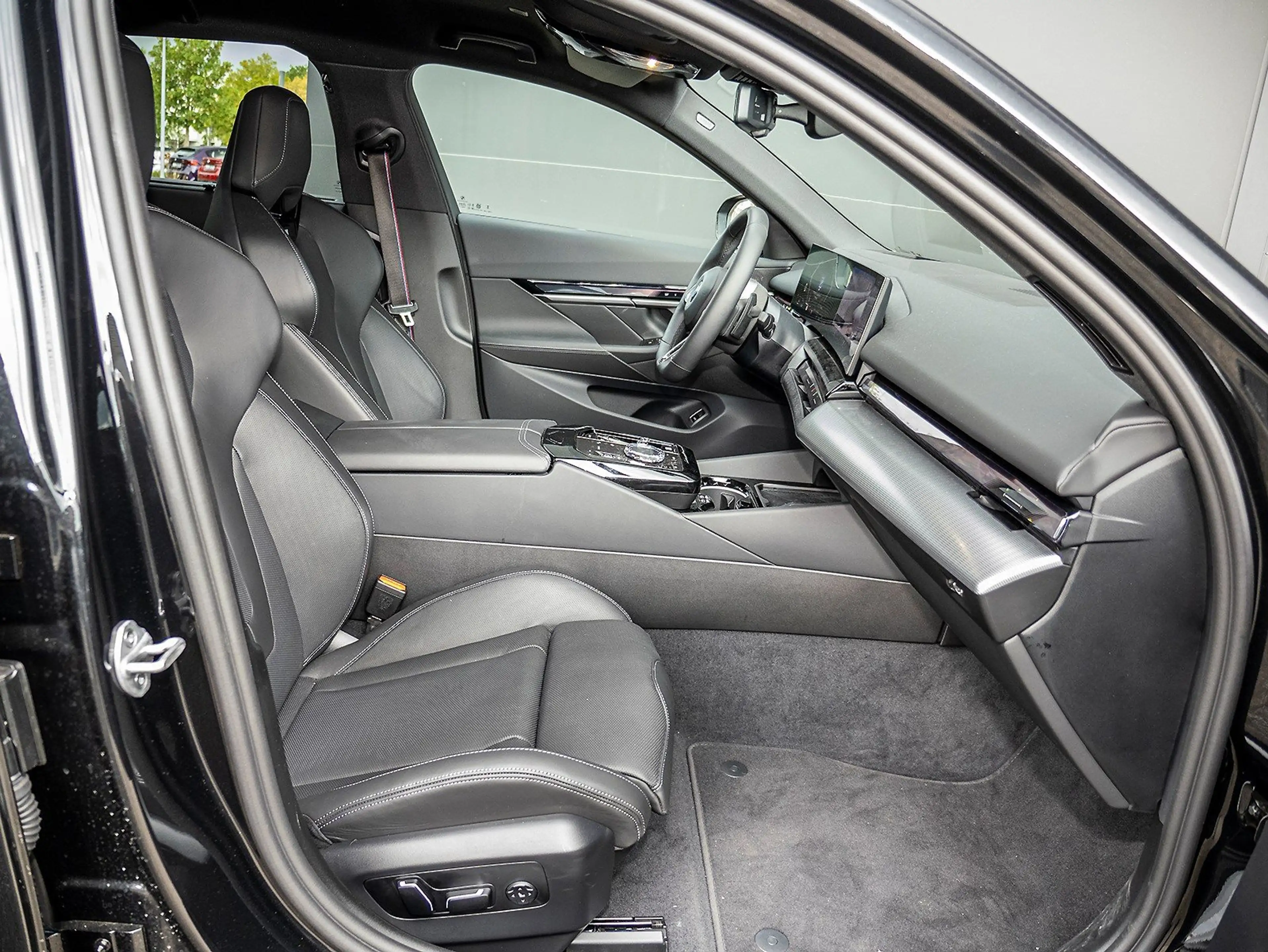 BMW 540 d xDrive HERBSTKNALLER 25.210 EUR sparen! — photo 4