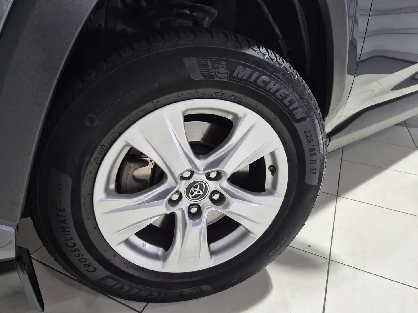 Toyota RAV 4 2.5 Hybrid Active | Dealer onderhouden | Gris - 2