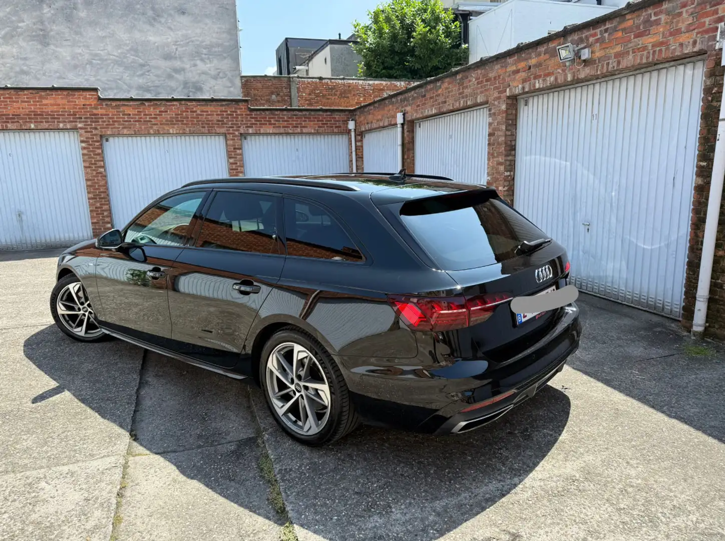 Audi A4 Avant 40 TDI S tronic - 1