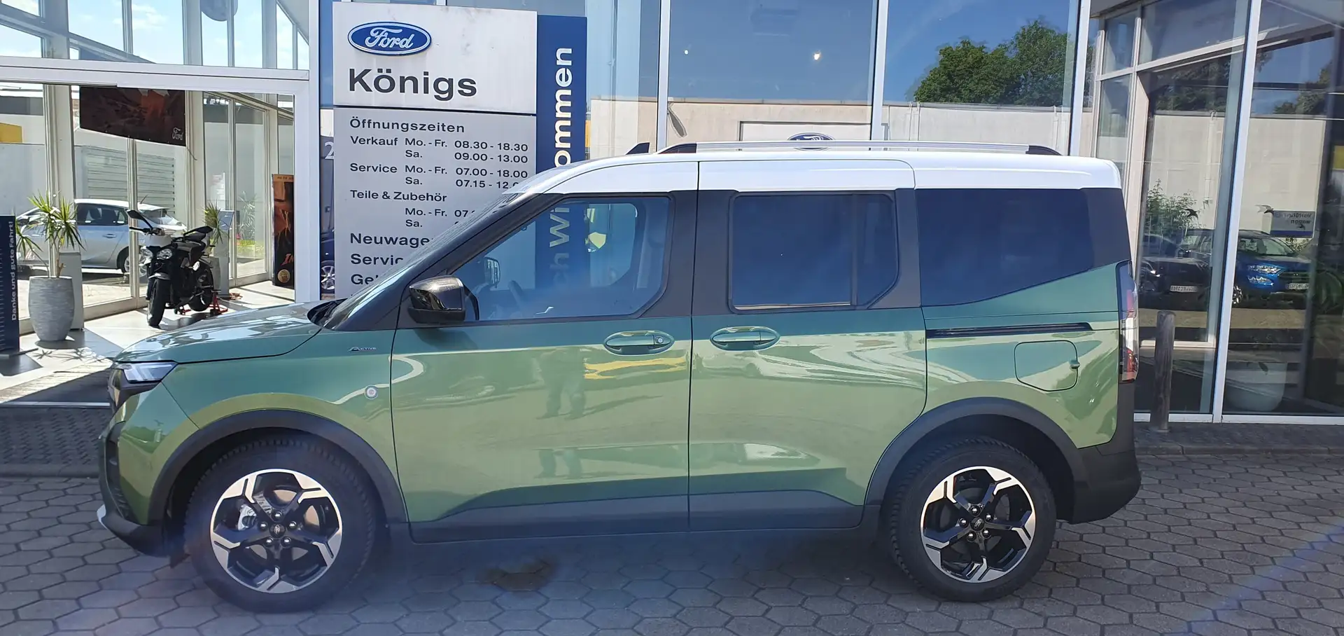 Ford Tourneo Courier Active "Automatik - Tempomat - Navigation" Zöld - 2