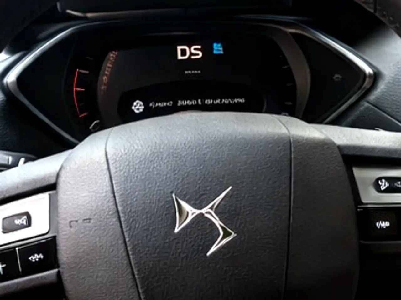 DS Automobiles DS 3 Crossback 2023 — фото 10