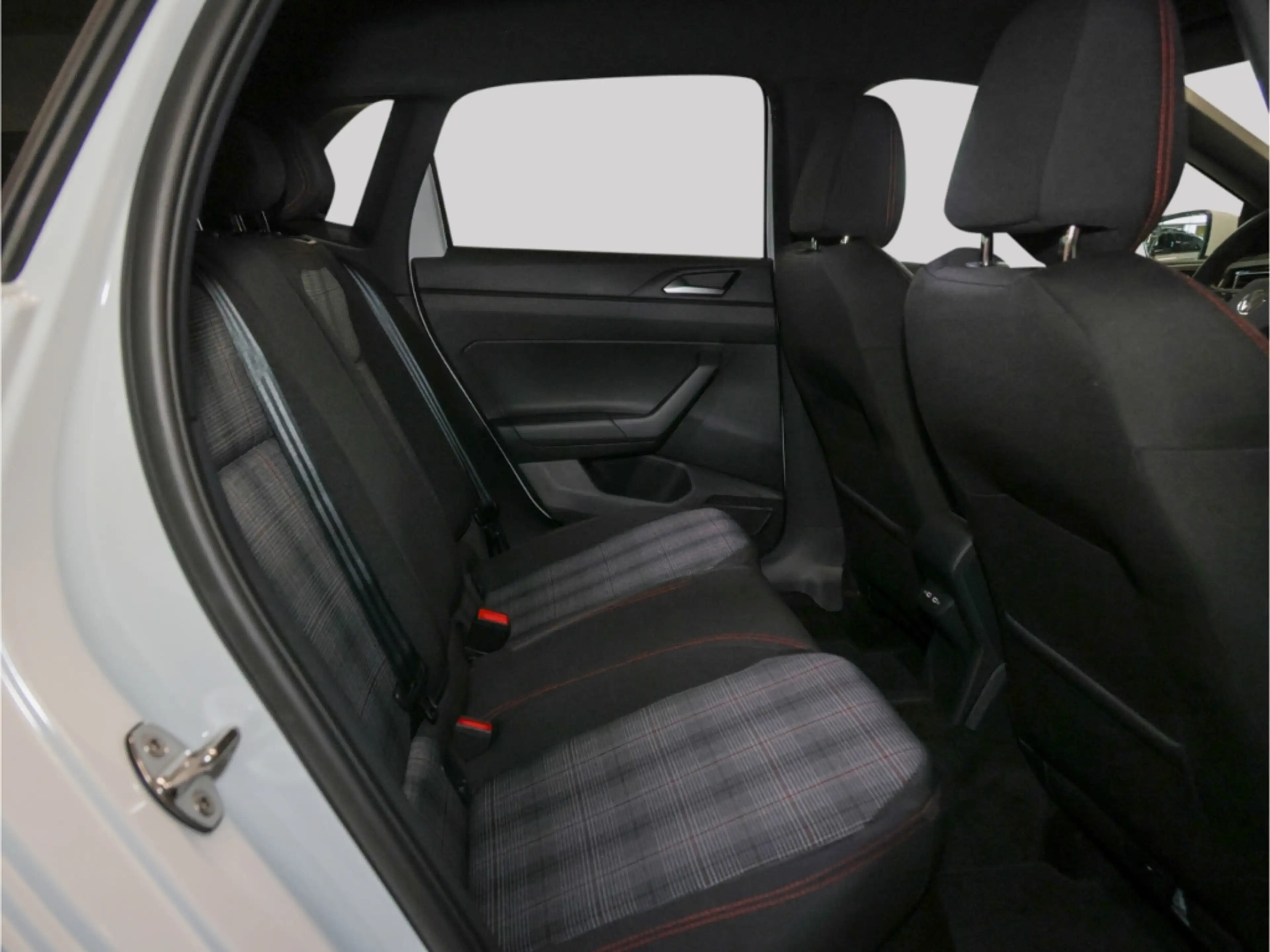 Volkswagen Polo GTI 2.0 TSI DSG IQ Matrix Kamera — photo 7