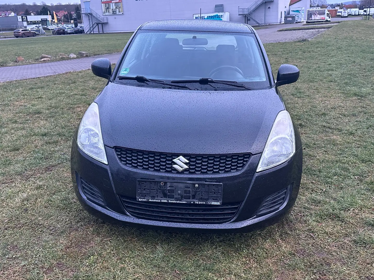 Suzuki Swift Basic Schwarz - 2