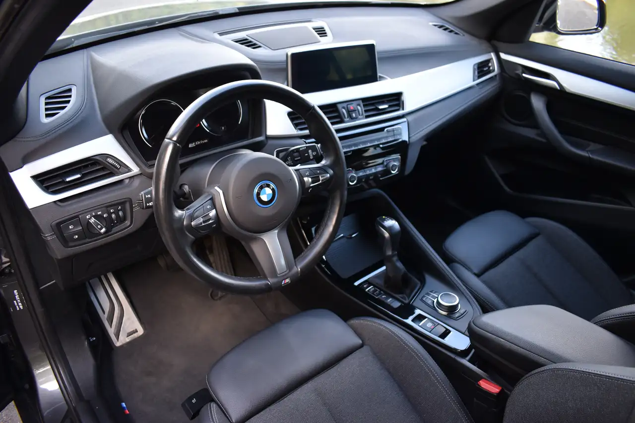 BMW X1 25e M-Sport Zwarte Velgen Incl. Trekhaak Camera, миниатюра 15
