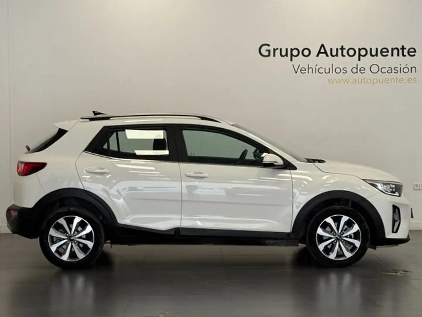 Kia Stonic MHEV DRIVE Blanco - 2