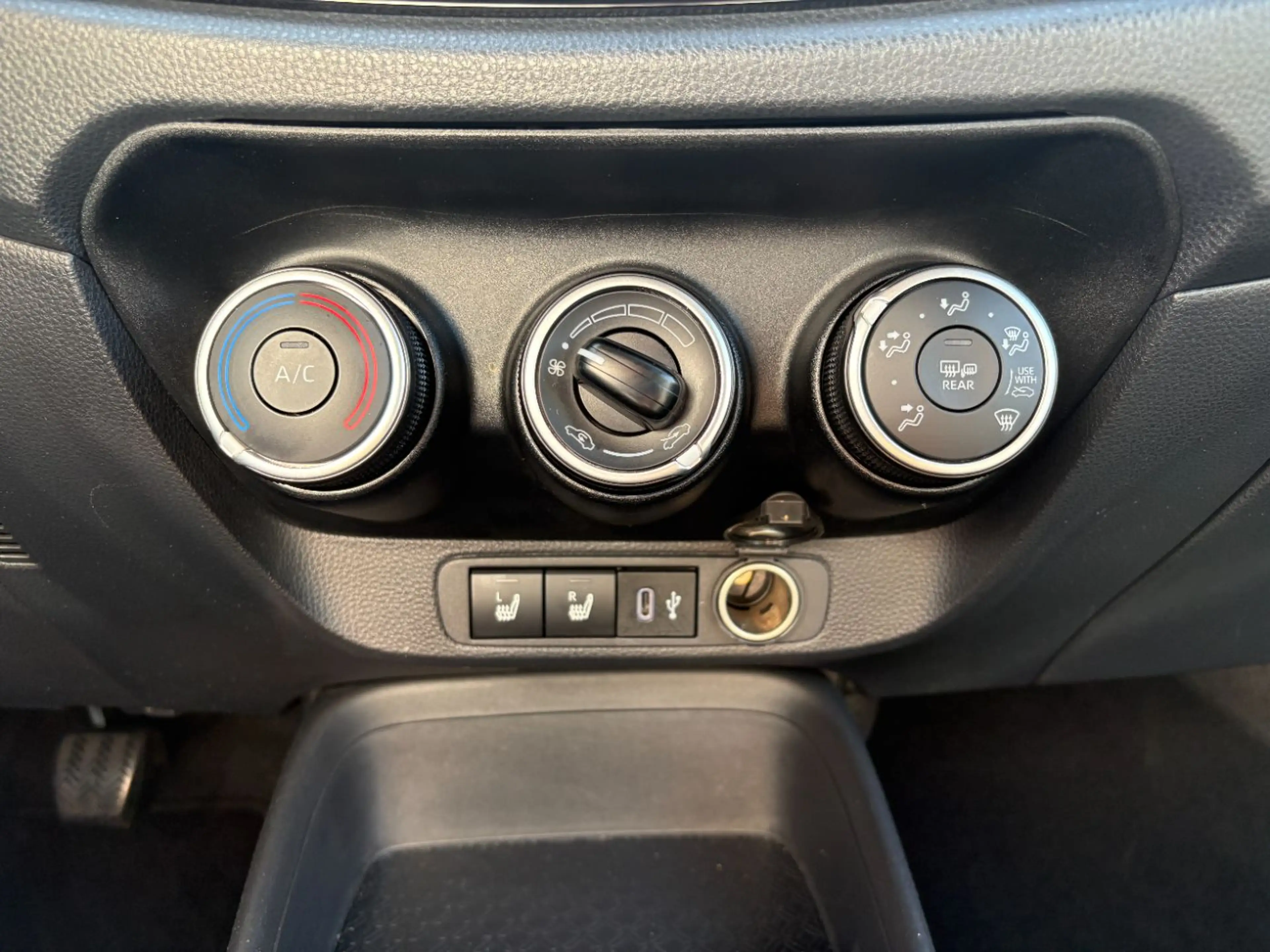 Toyota Aygo X 1.0 Business Edition Kamera, AppleCarPlay — photo 11
