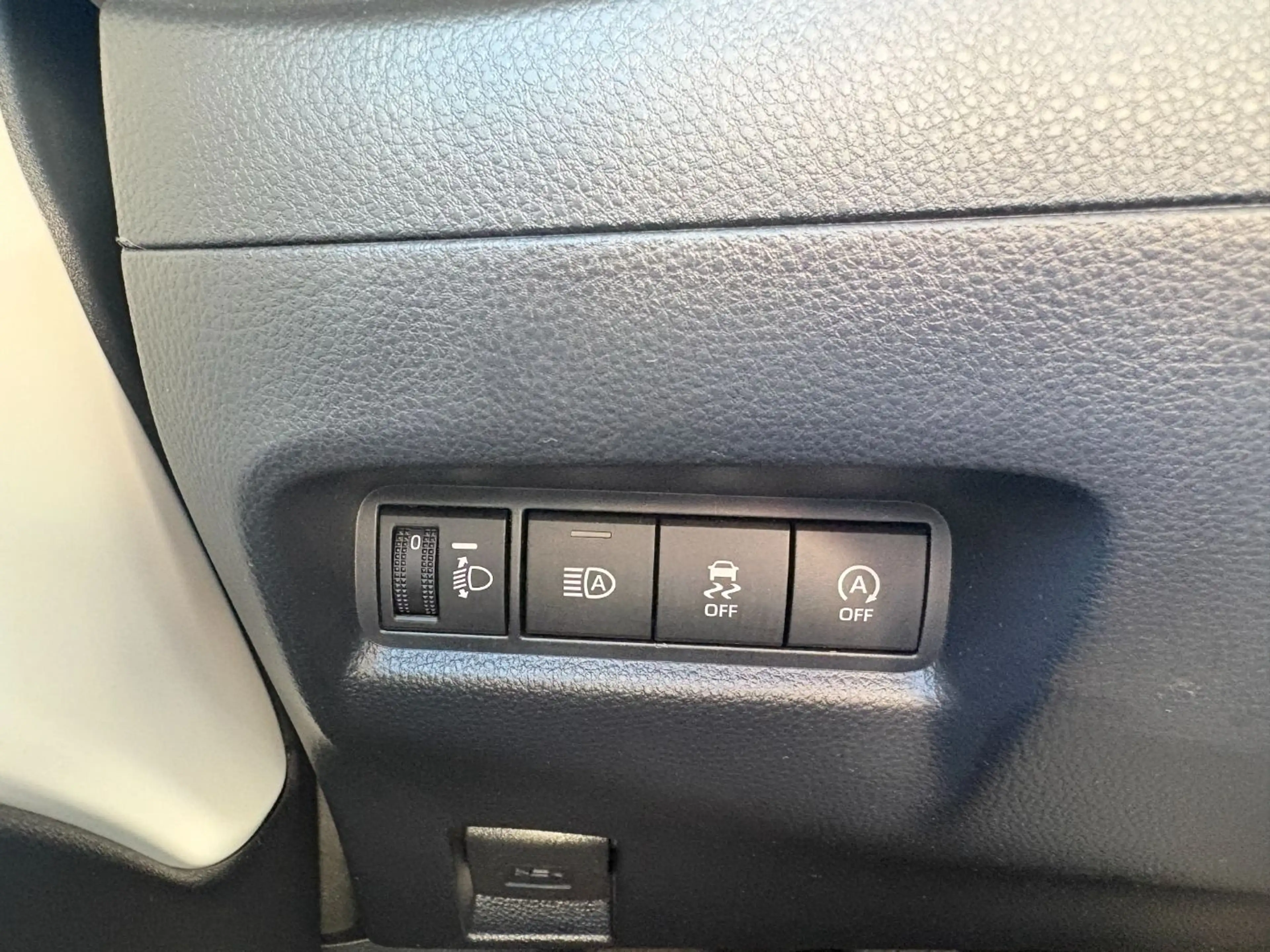 Toyota Aygo X 1.0 Business Edition Kamera, AppleCarPlay — photo 14