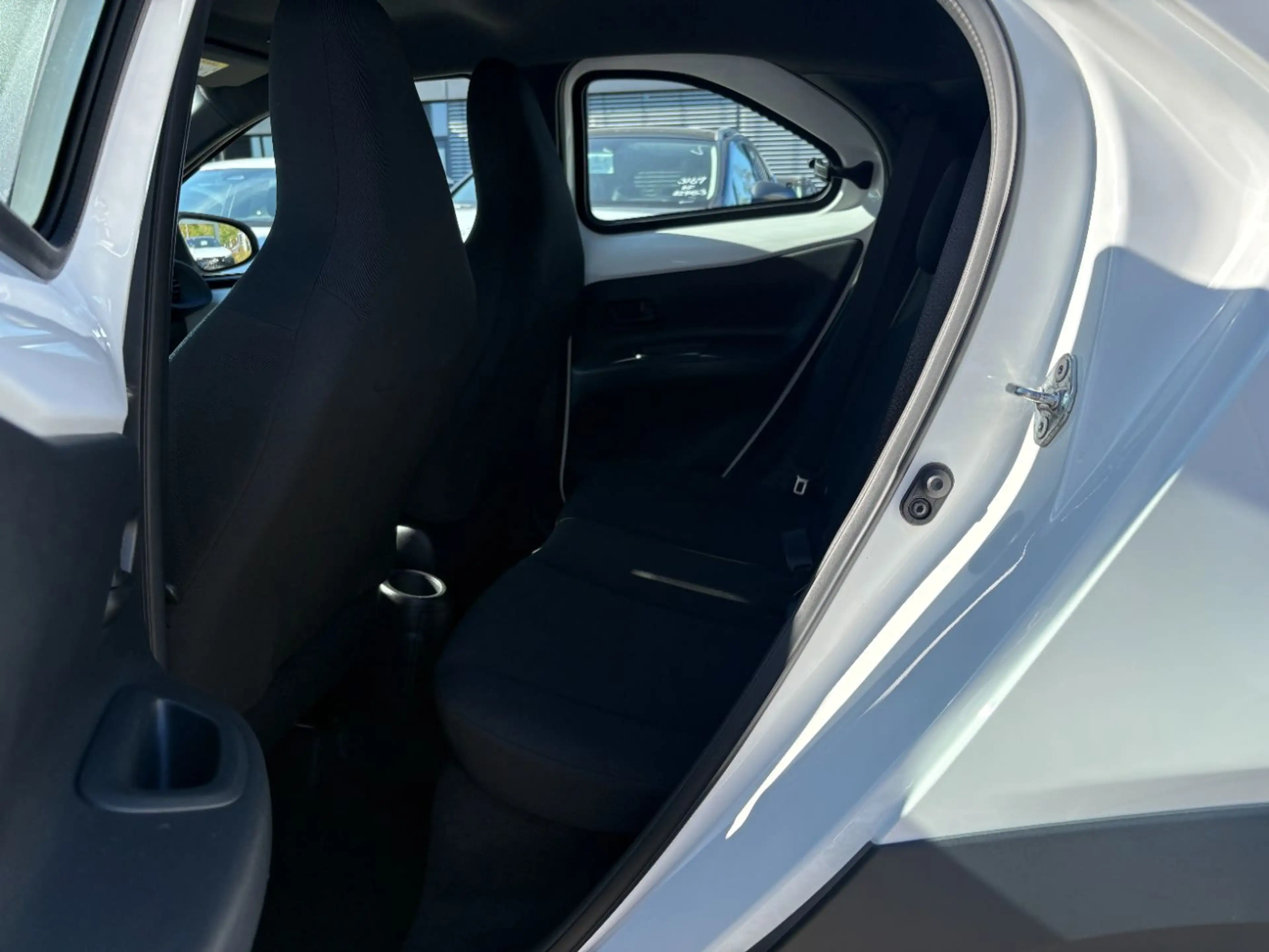 Toyota Aygo X 1.0 Business Edition Kamera, AppleCarPlay — photo 7