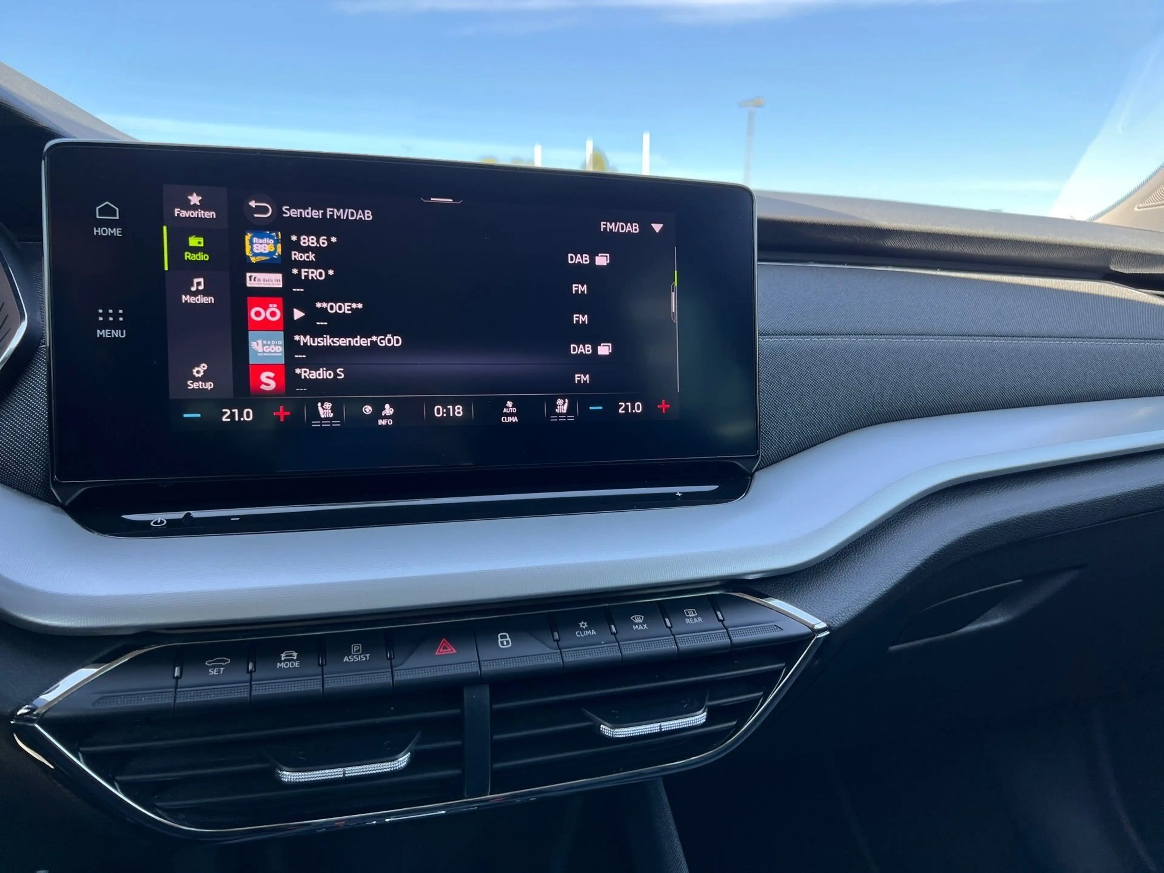 Skoda Octavia Combi 2,0 TDI Style DSG — photo 20