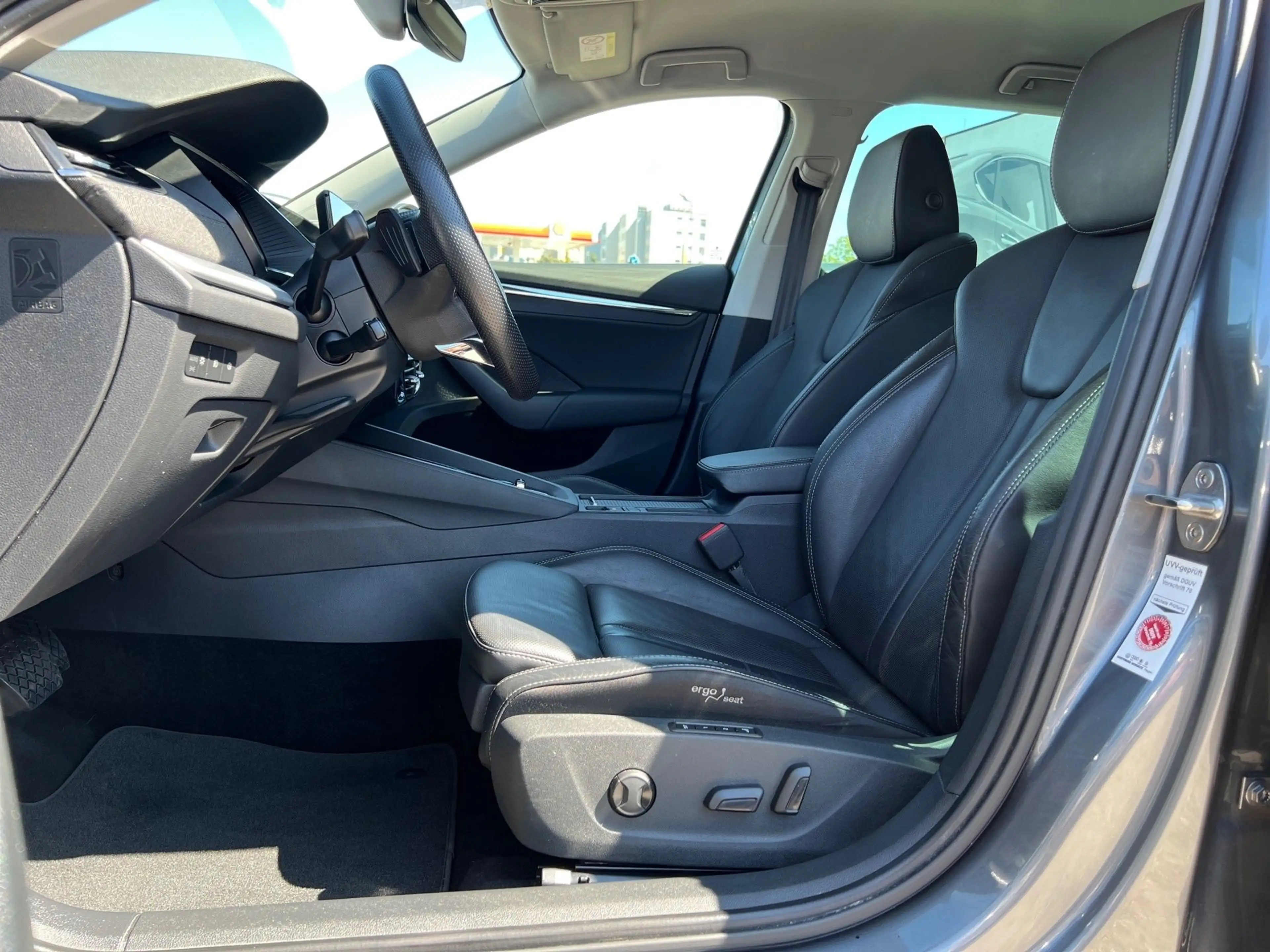Skoda Octavia Combi 2,0 TDI Style DSG — photo 13