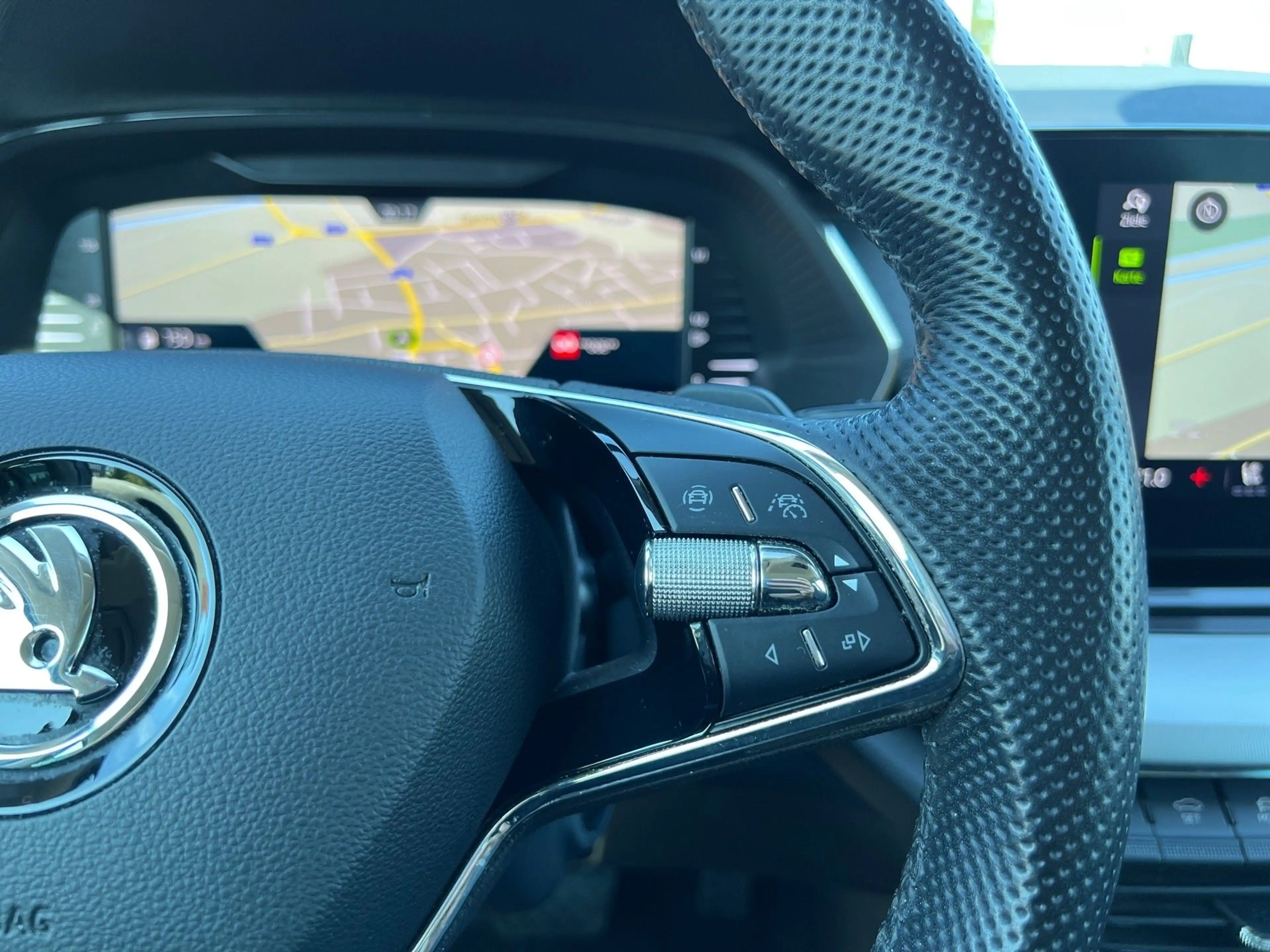 Skoda Octavia Combi 2,0 TDI Style DSG — photo 43