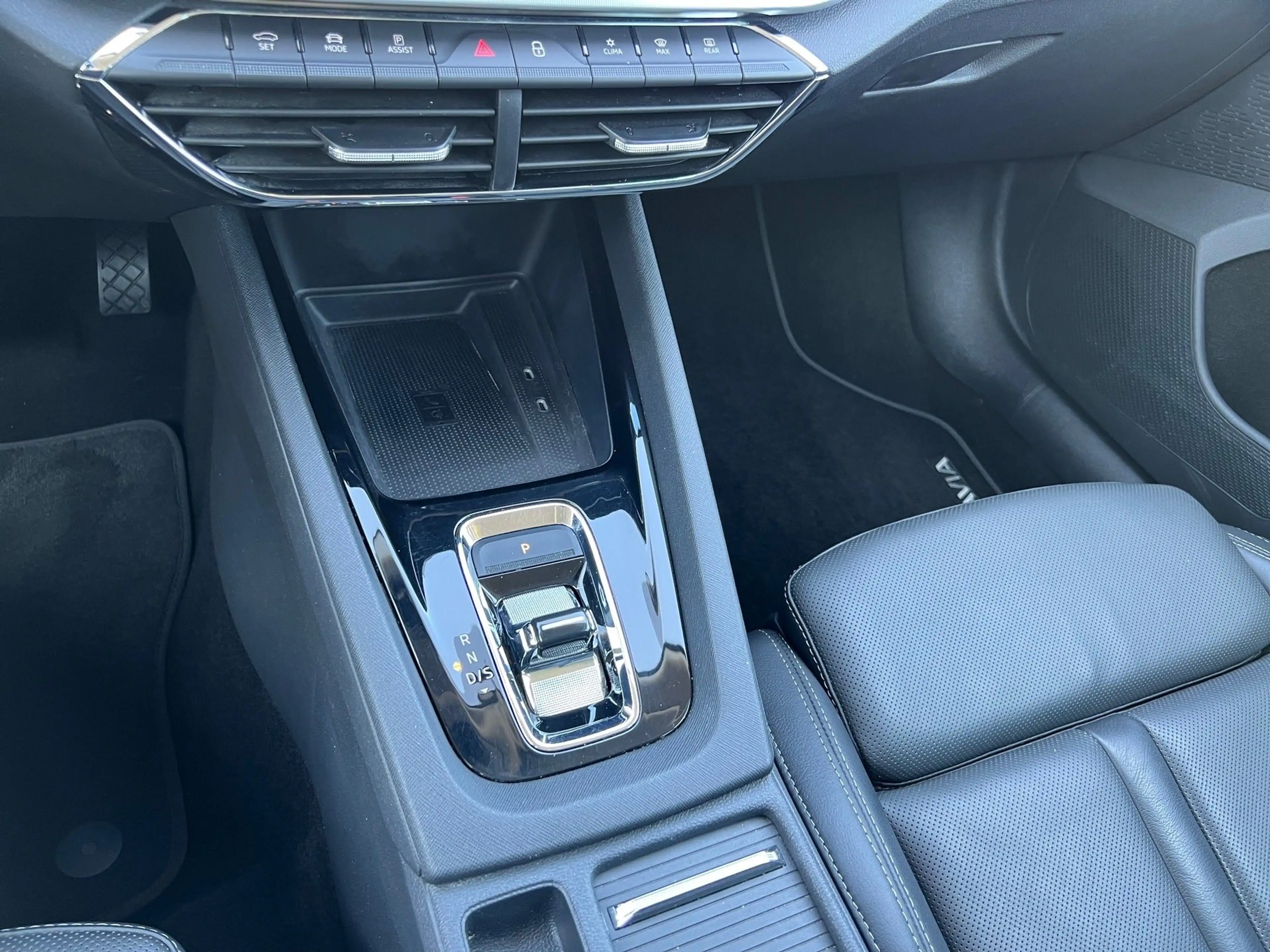 Skoda Octavia Combi 2,0 TDI Style DSG — photo 48