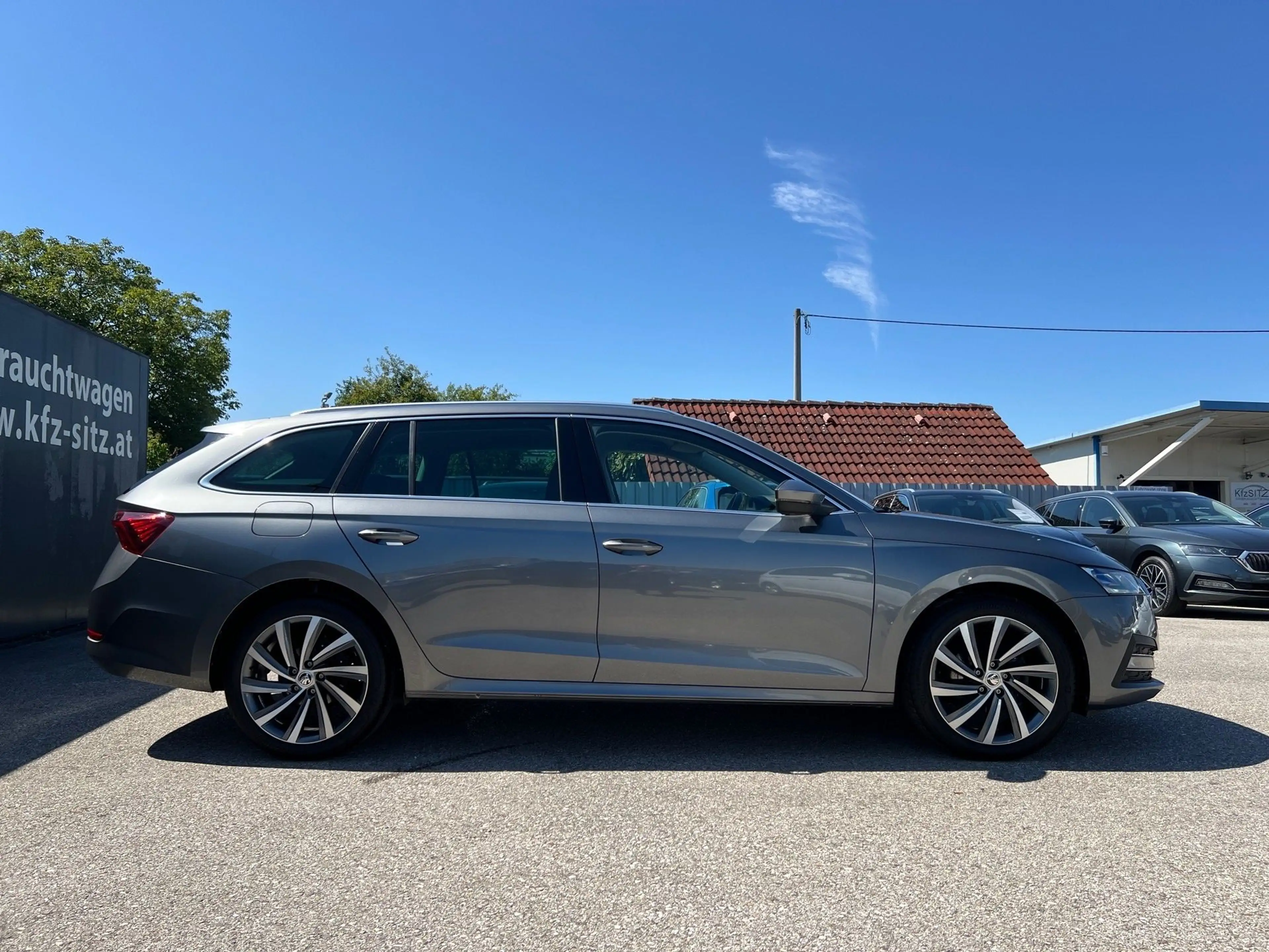 Skoda Octavia Combi 2,0 TDI Style DSG — photo 2