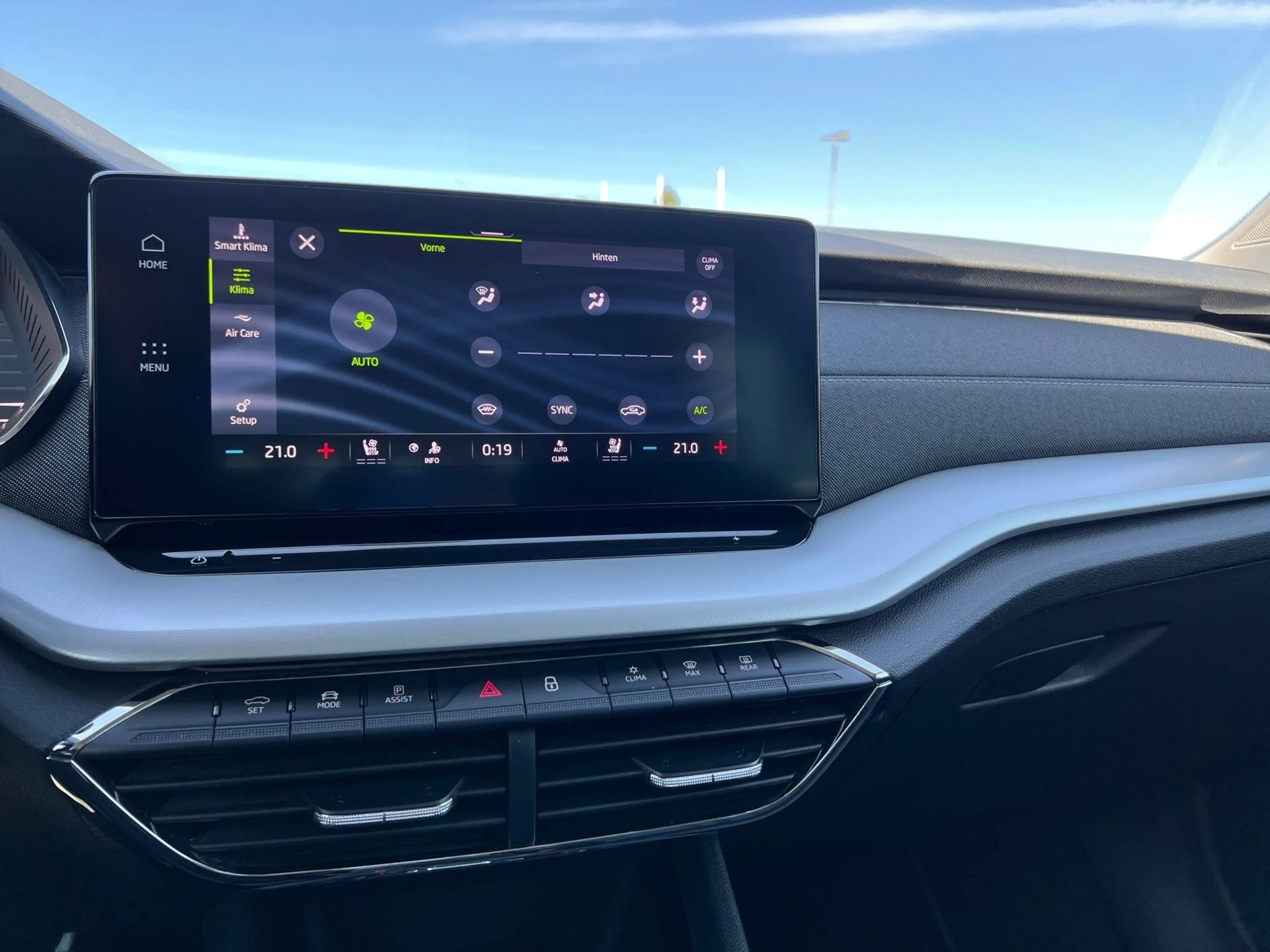 Skoda Octavia Combi 2,0 TDI Style DSG — photo 25