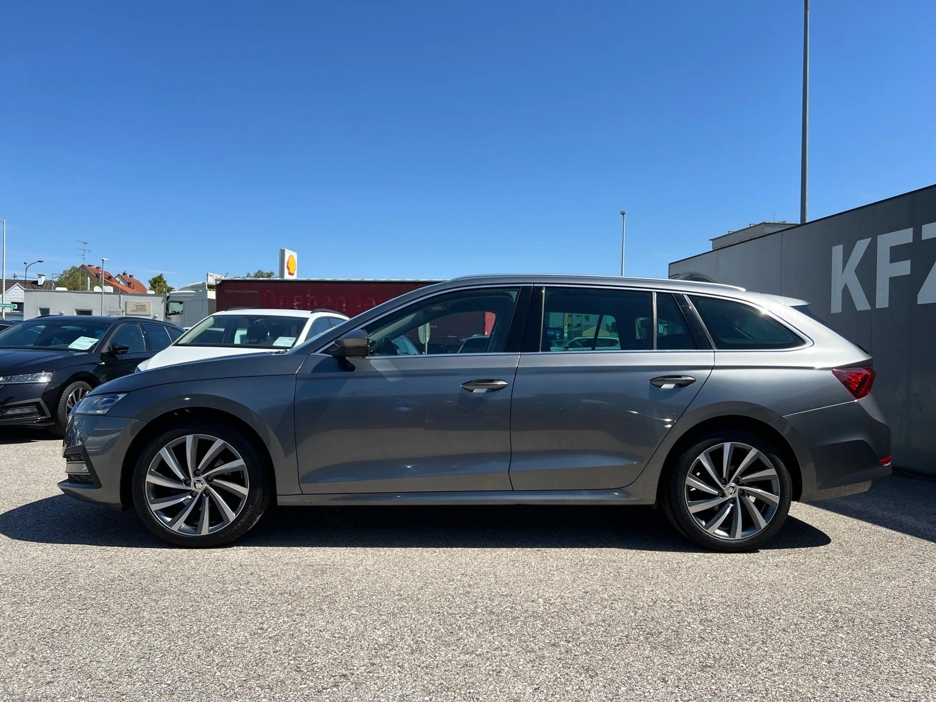 Skoda Octavia Combi 2,0 TDI Style DSG — photo 6