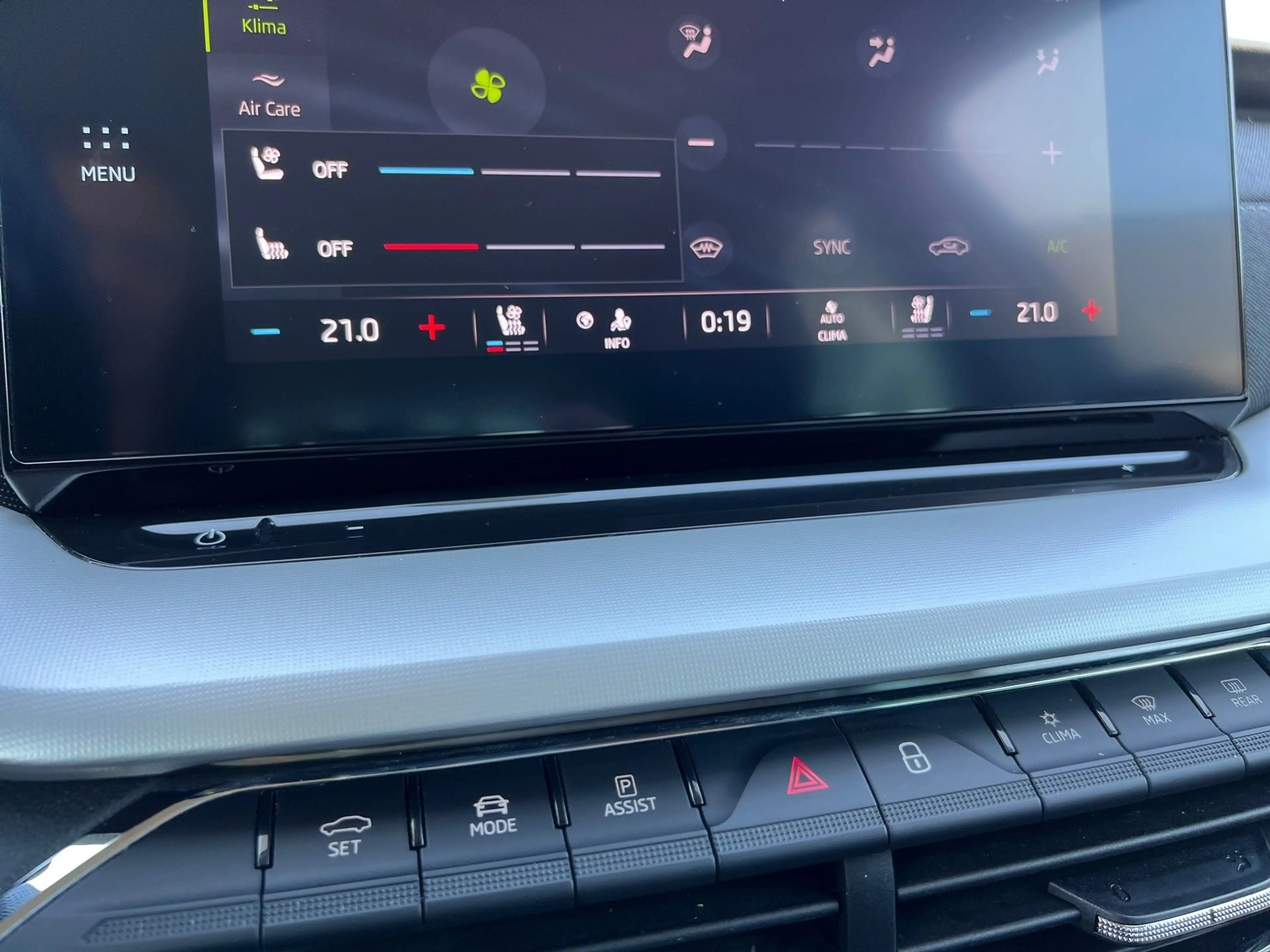 Skoda Octavia Combi 2,0 TDI Style DSG — photo 26