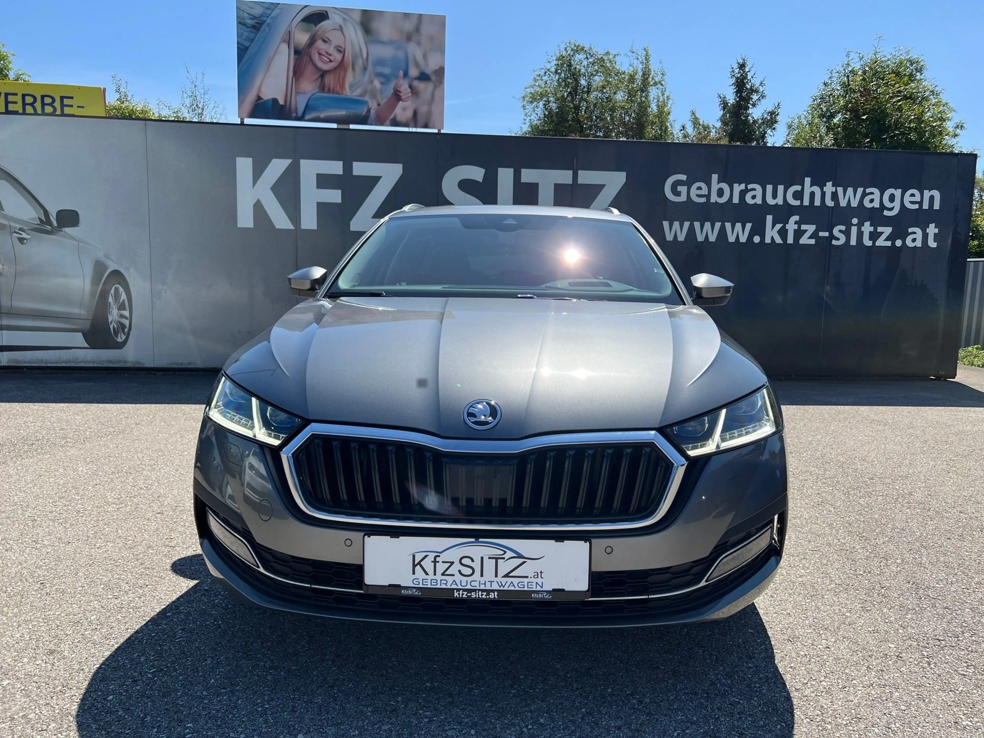 Skoda Octavia Combi 2,0 TDI Style DSG — photo 8
