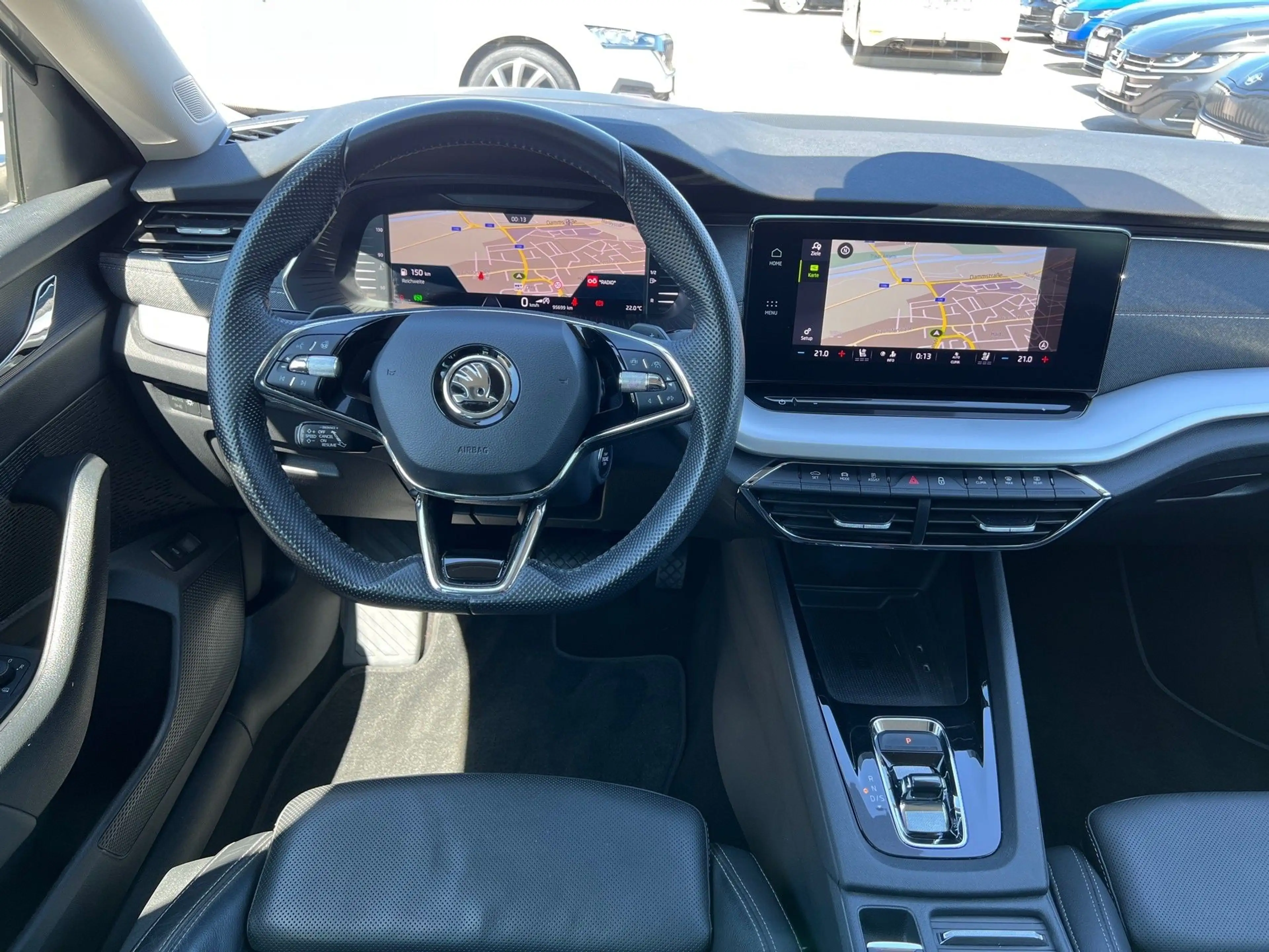 Skoda Octavia Combi 2,0 TDI Style DSG — photo 11