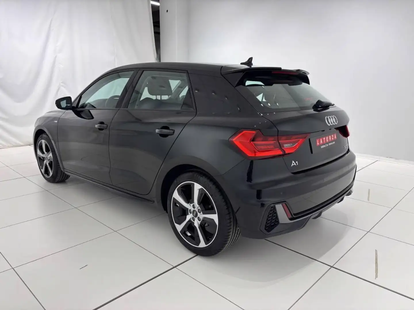 Audi A1 Sportback 30 1.0 tfsi S line edition 116cv Noir - 2