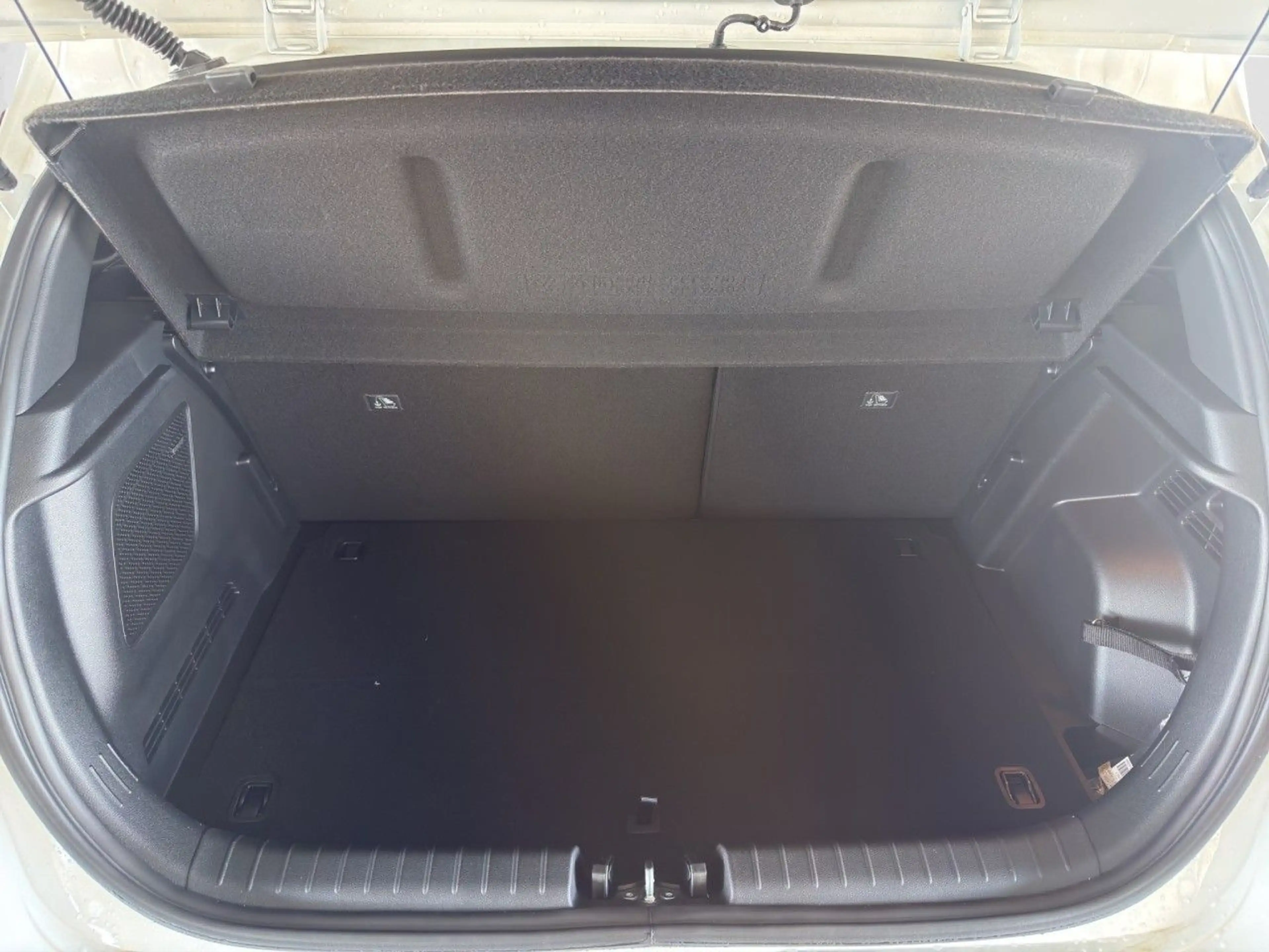 Hyundai i20 BLACKLINE MIT VOLL-LED + BOSE SOUND U.V.M.! — photo 14