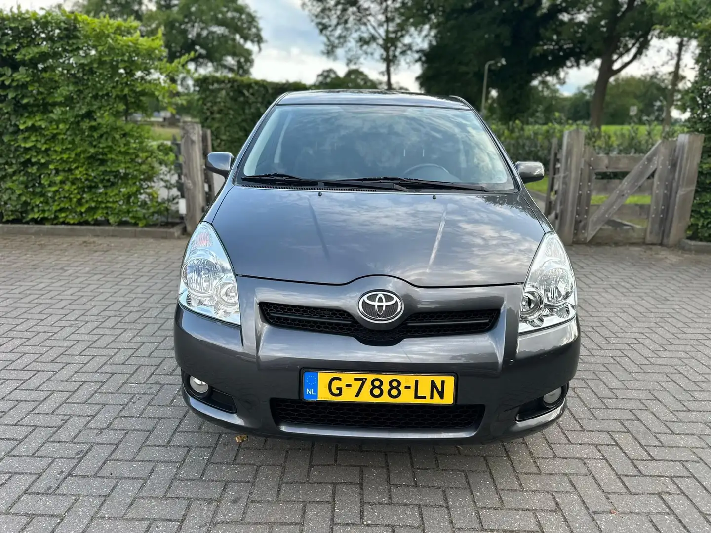 Toyota Verso 1.8 VVT-i Terra 7 persoons | Automaat| Trekhaak| A Gri - 2