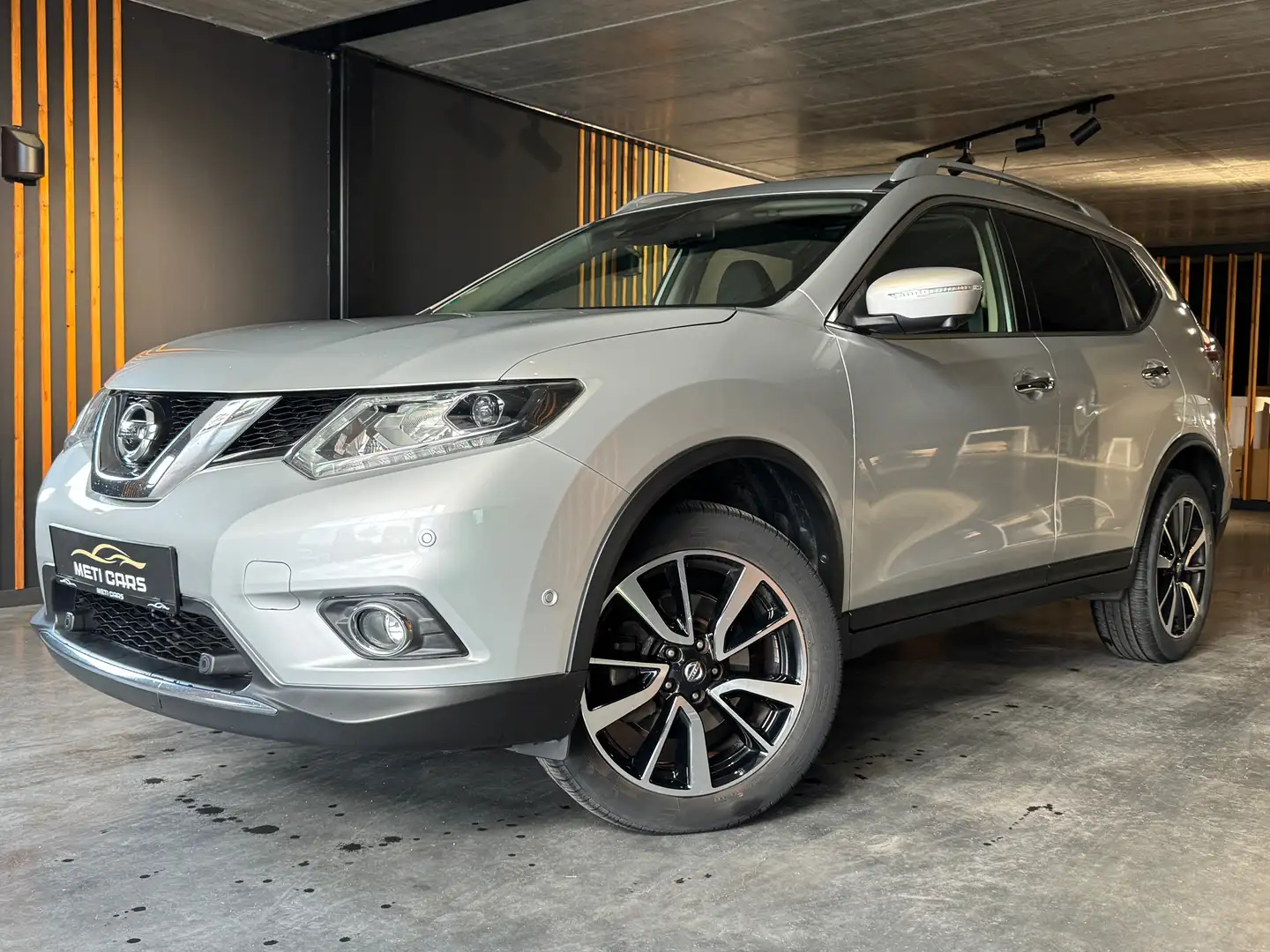 Nissan X-Trail GERESERVEERD Gris - 1