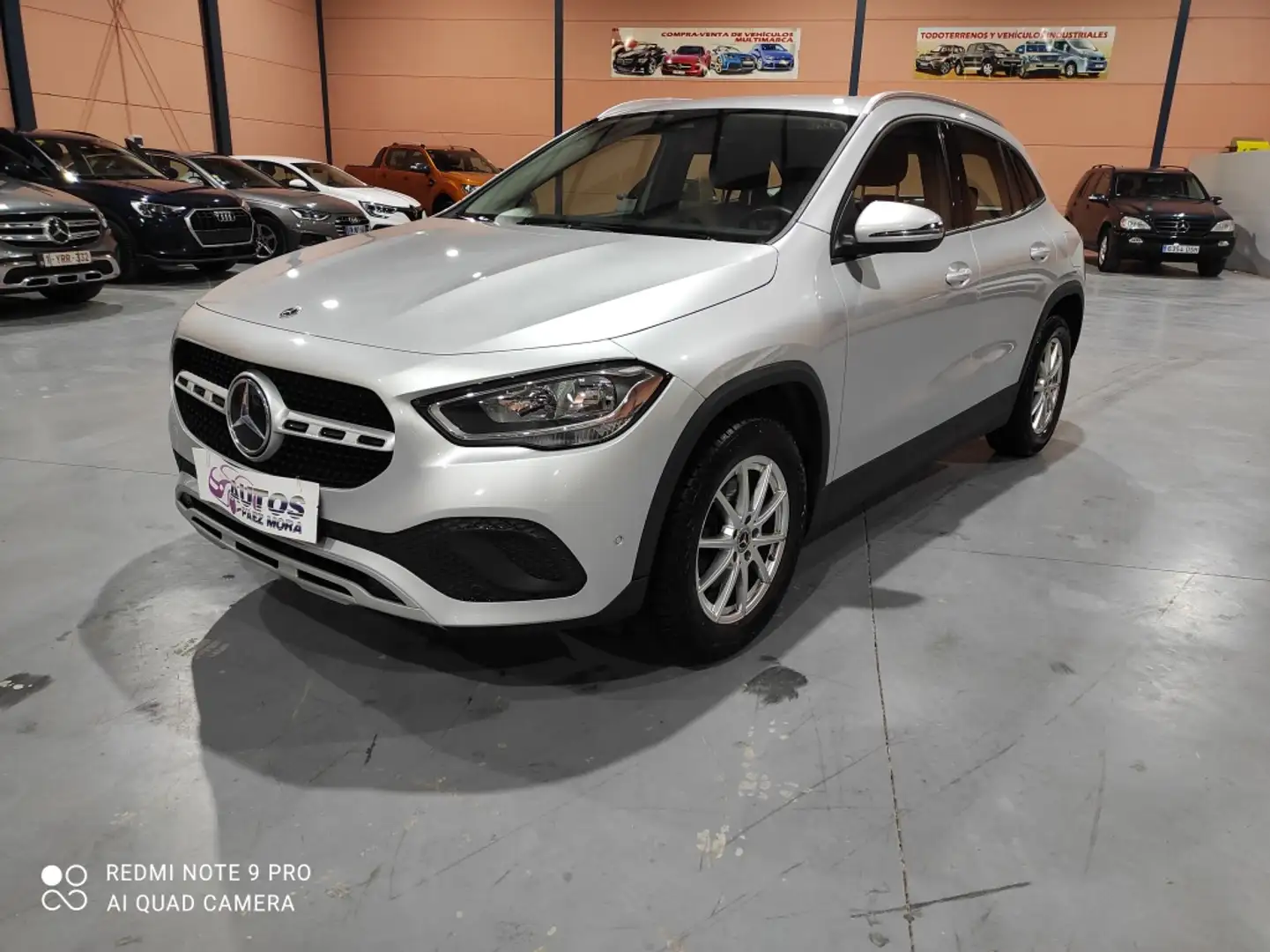 Mercedes-Benz GLA 200 200d 4Matic 8G-DCT Zwart - 1