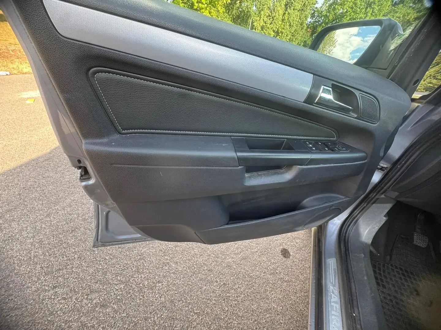 Opel Zafira Cosmo Grau - 2