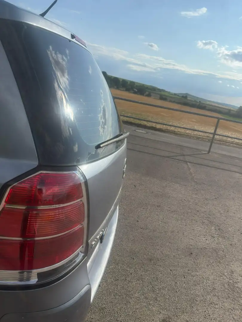 Opel Zafira Cosmo Grau - 1