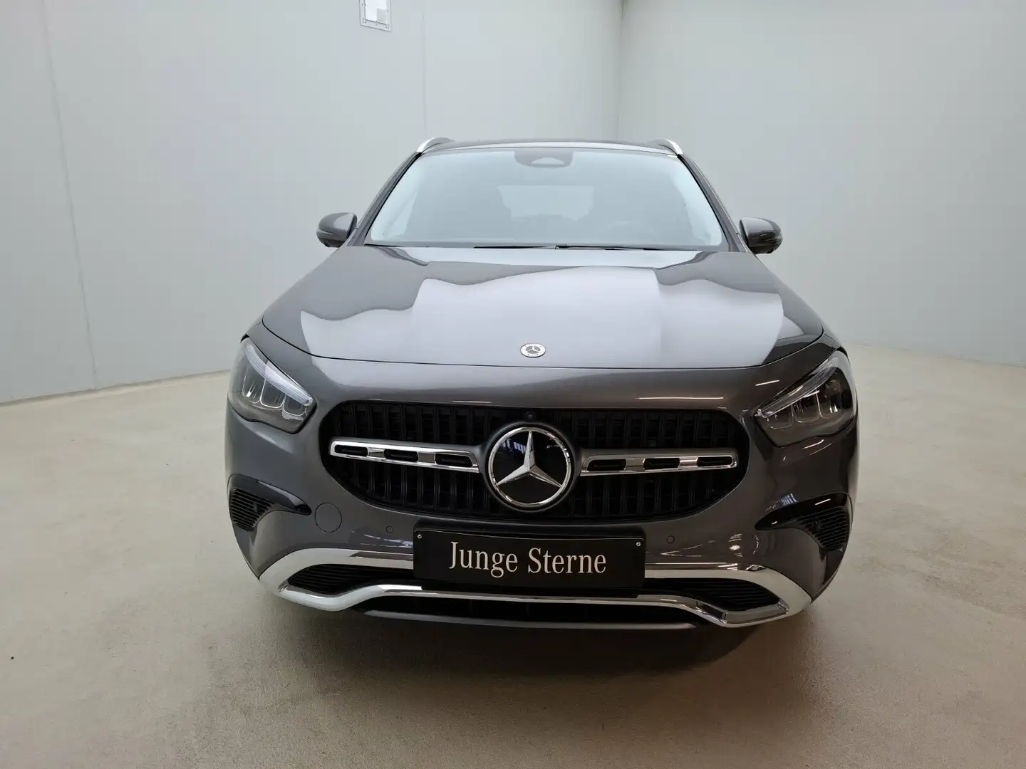Mercedes-Benz GLA 200 GLA 200 Progressive Advanced+ AHK 360°Cam KeyGo Grau - 2