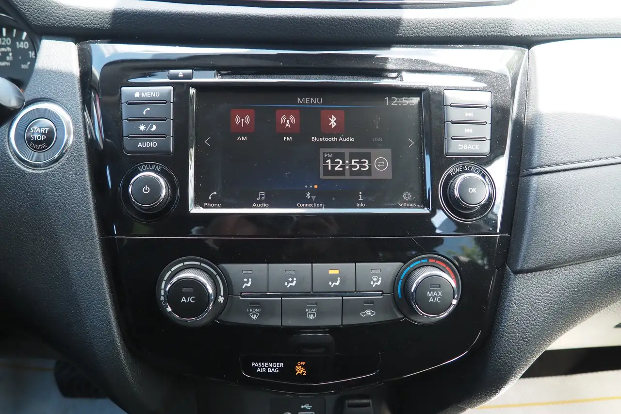 Nissan Rogue снимка Nissan Rogue