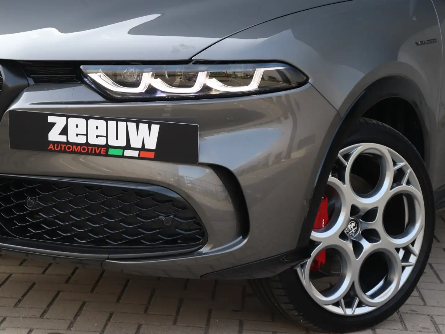 Alfa Romeo Tonale 1.3T PHEV 280 PK Veloce | Pano | Leder | Winter | Grijs - 2