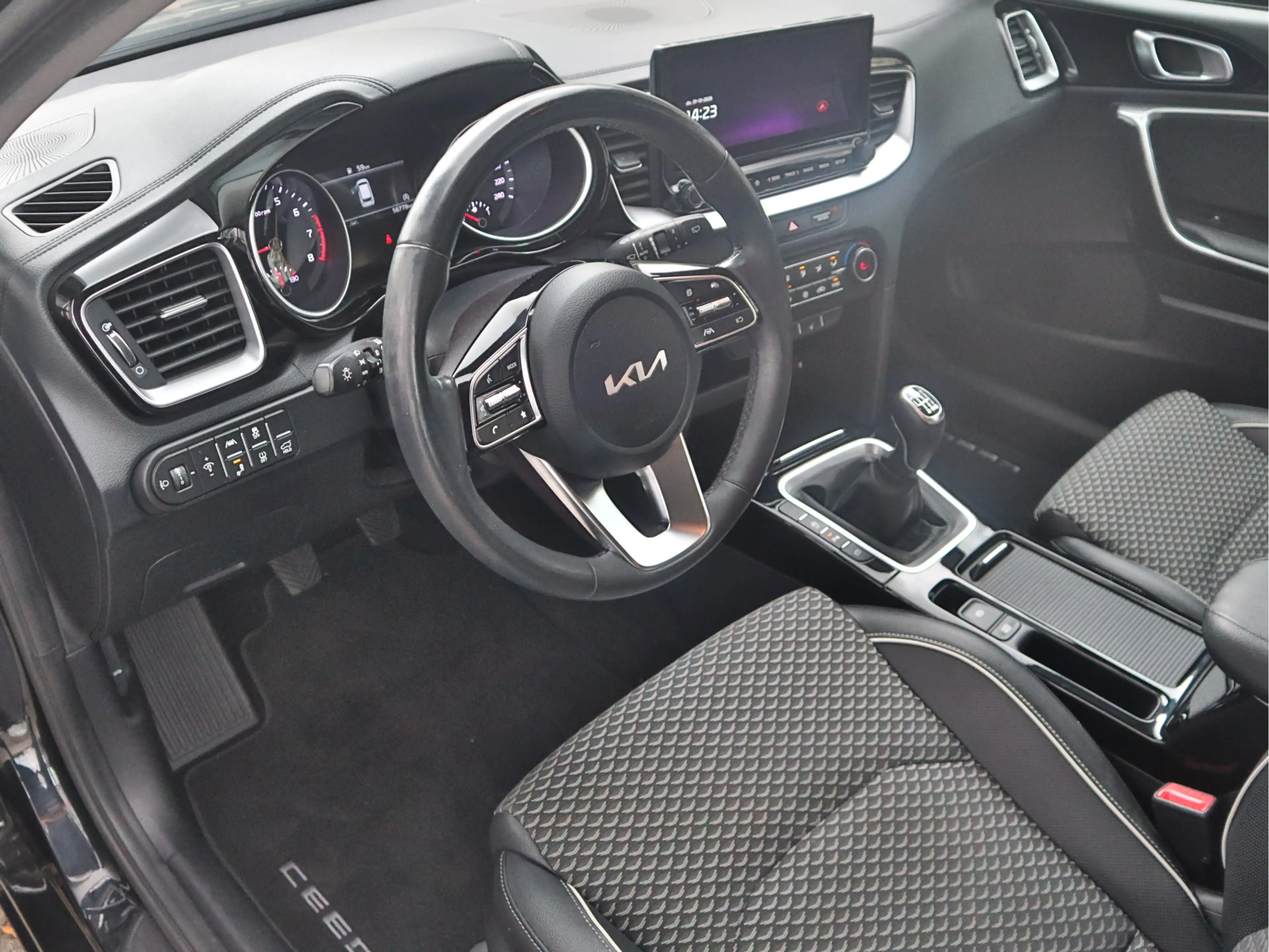 Kia Ceed SW / cee'd SW Sportswagon 1.0 T-GDi DynamicPlusLine | Camera | S — photo 11