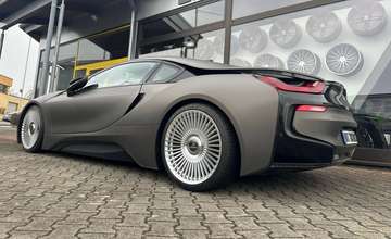 i8