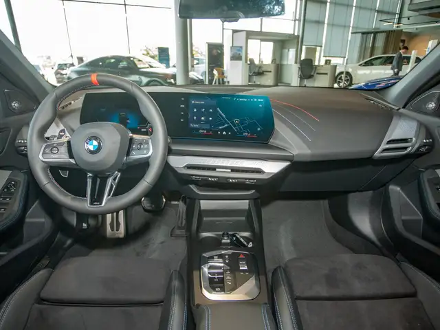 BMW 1 Series view 5