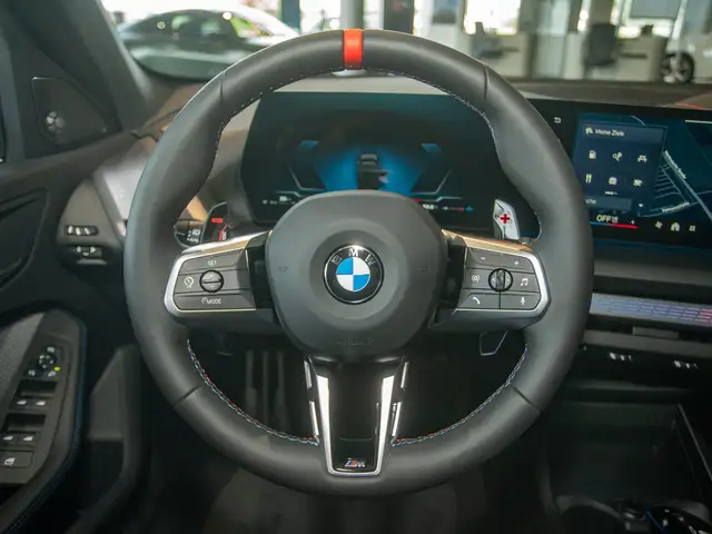 BMW 1 Series view 6