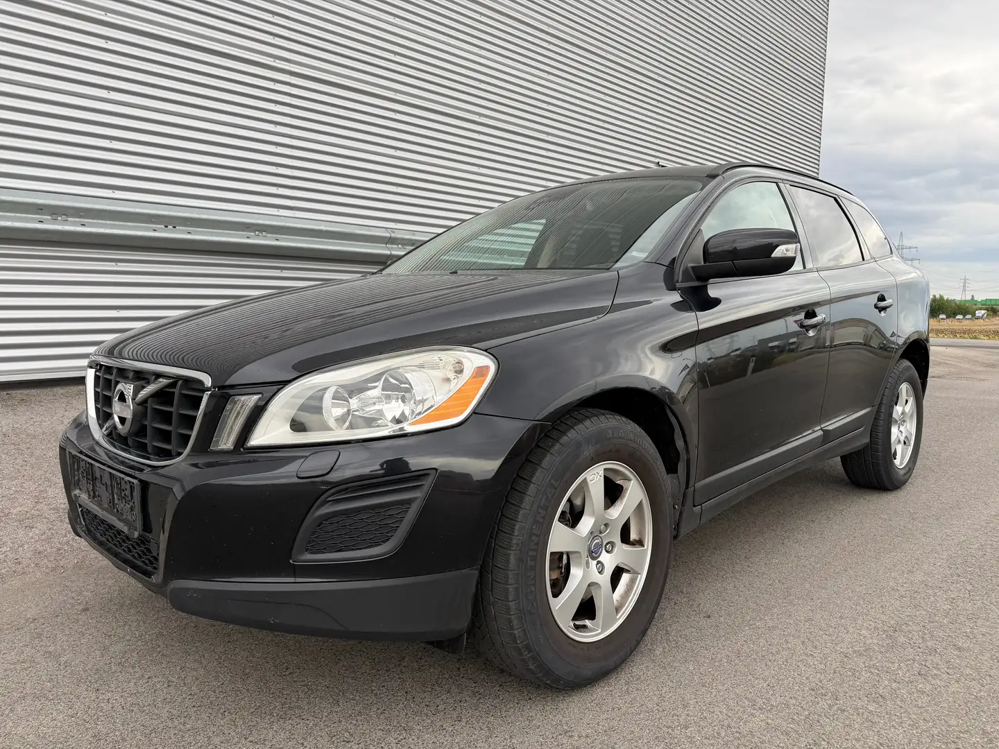 Volvo XC60 D3 Kinetic Geartronic ID:23 Schwarz - 2