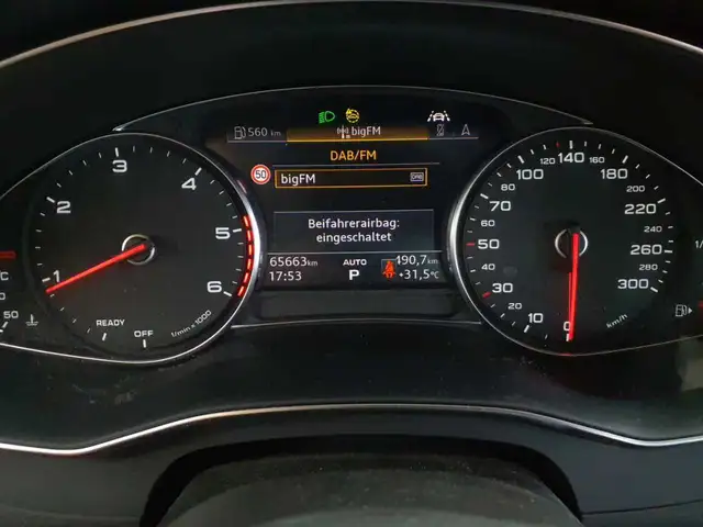 Audi A6 view 11