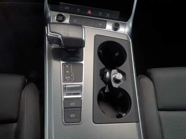 Audi A6 view 10