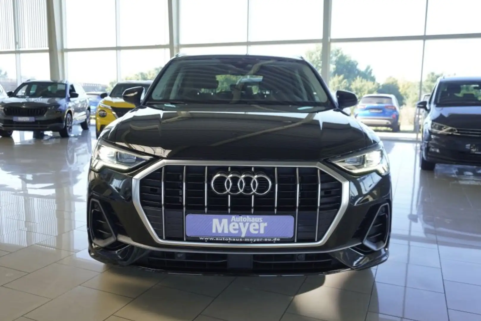 Audi Q3 S-Line 35TFSI 22*Alu/AHK/LED/Navi/el.Klappe Noir - 2