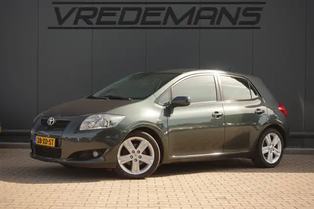 Toyota Auris 2.2 D-4D Luna Business