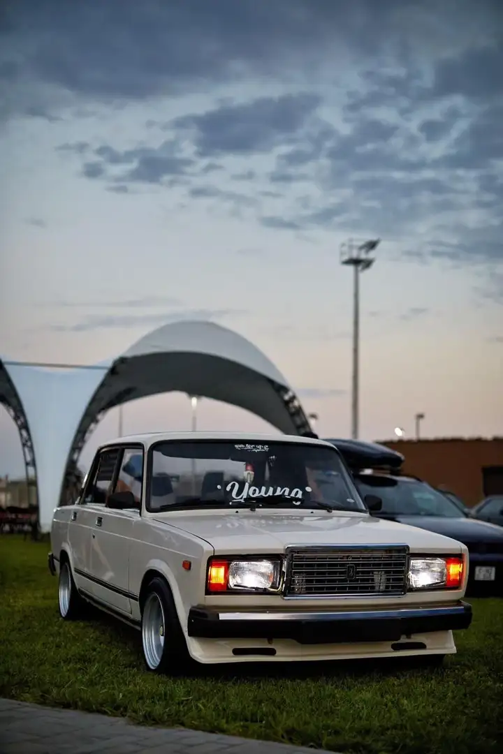 Lada 1300/1500/1600 Lada 2107 Beige - 1