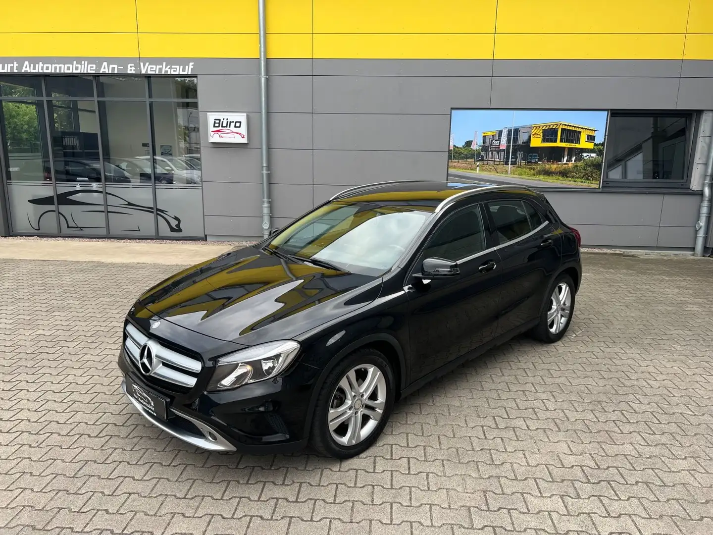 Mercedes-Benz GLA 220 CDI / d 4Matic/ALLRAD/NAVI/KLIMA/SHZ Negru - 1