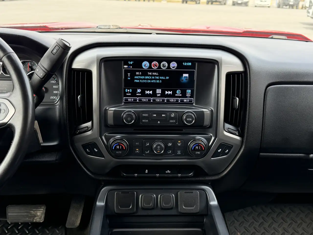 Chevrolet Silverado 1500 снимка Chevrolet Silverado 1500