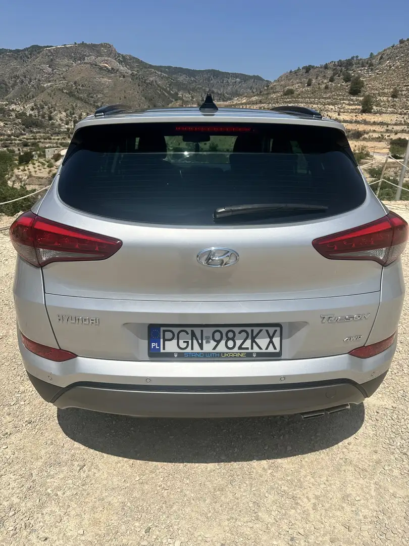 Hyundai TUCSON 2.0 CRDi 4WD Automatik Premium - 2