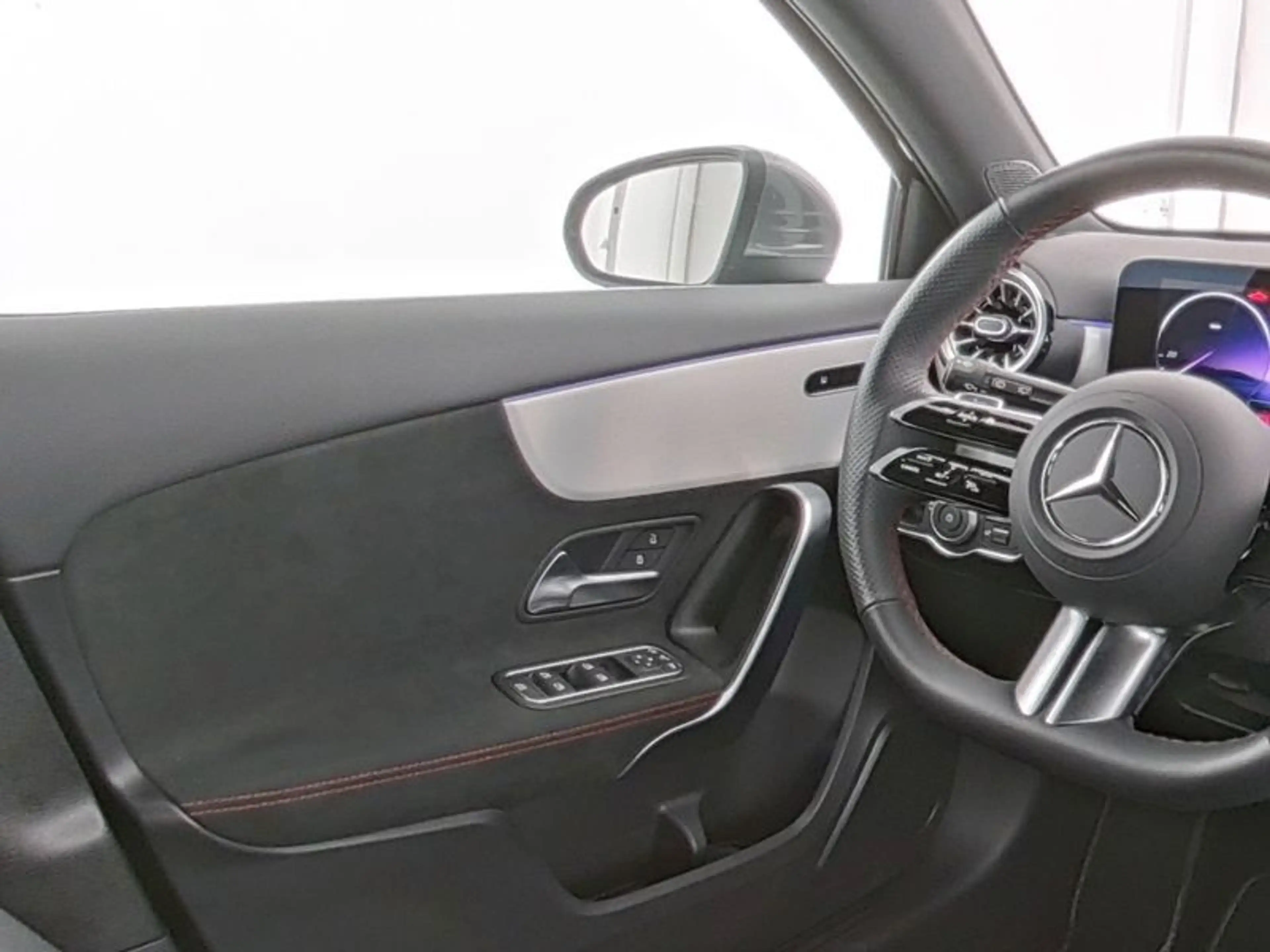 Mercedes-Benz A 200 AMG+MULTIBEAM+TOTW+AMBIENTE+ILS+360+KAM — photo 9