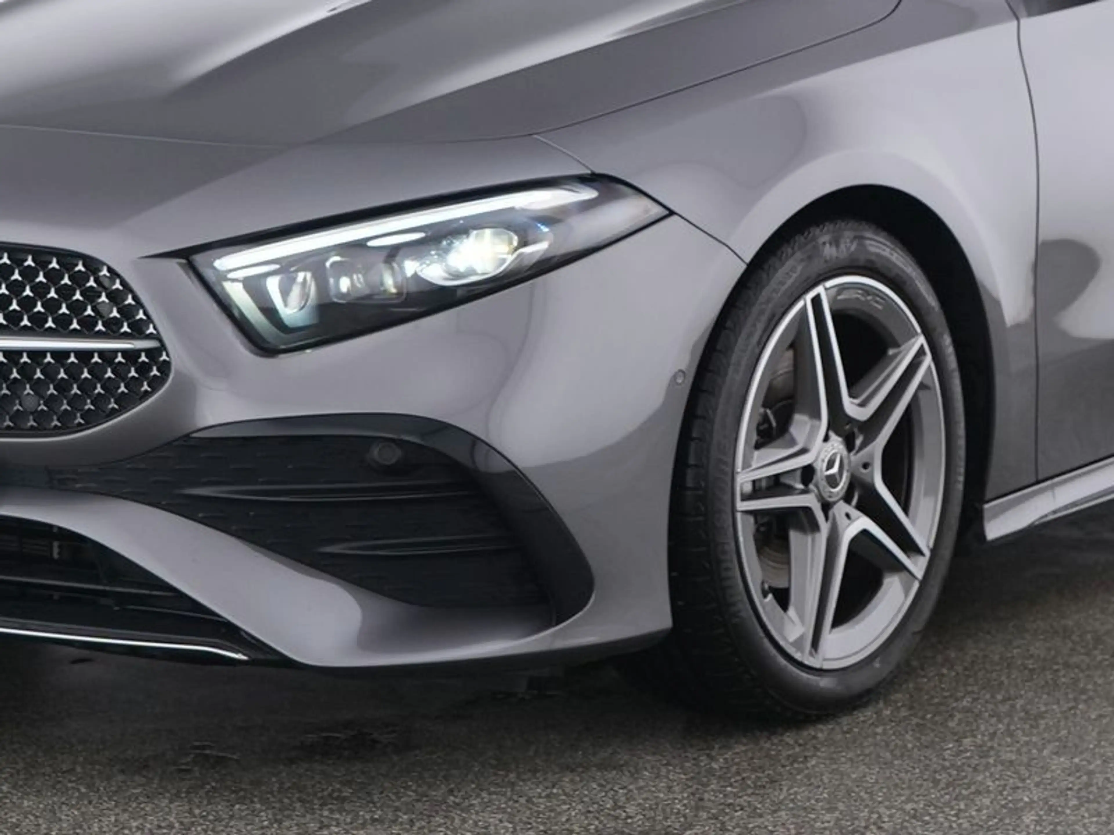 Mercedes-Benz A 200 AMG+MULTIBEAM+TOTW+AMBIENTE+ILS+360+KAM — photo 4