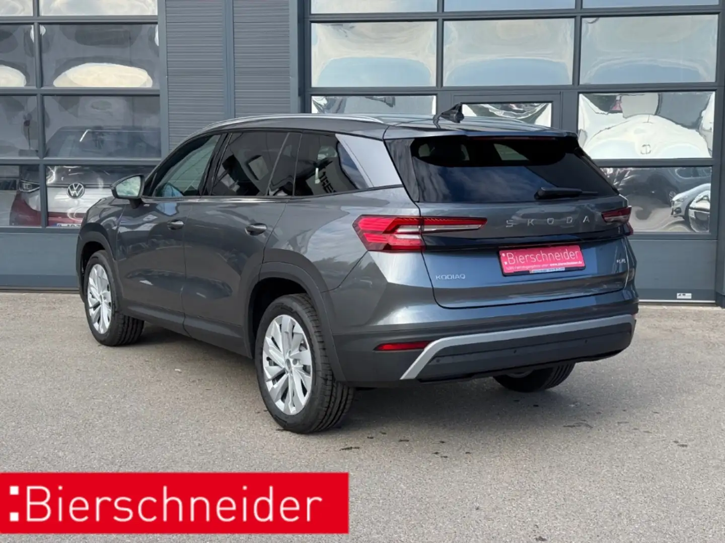 Skoda Kodiaq 2.0 TDI DSG 4x4 Selection 7-S. LED NAVI AHK KAMERA Grau - 2
